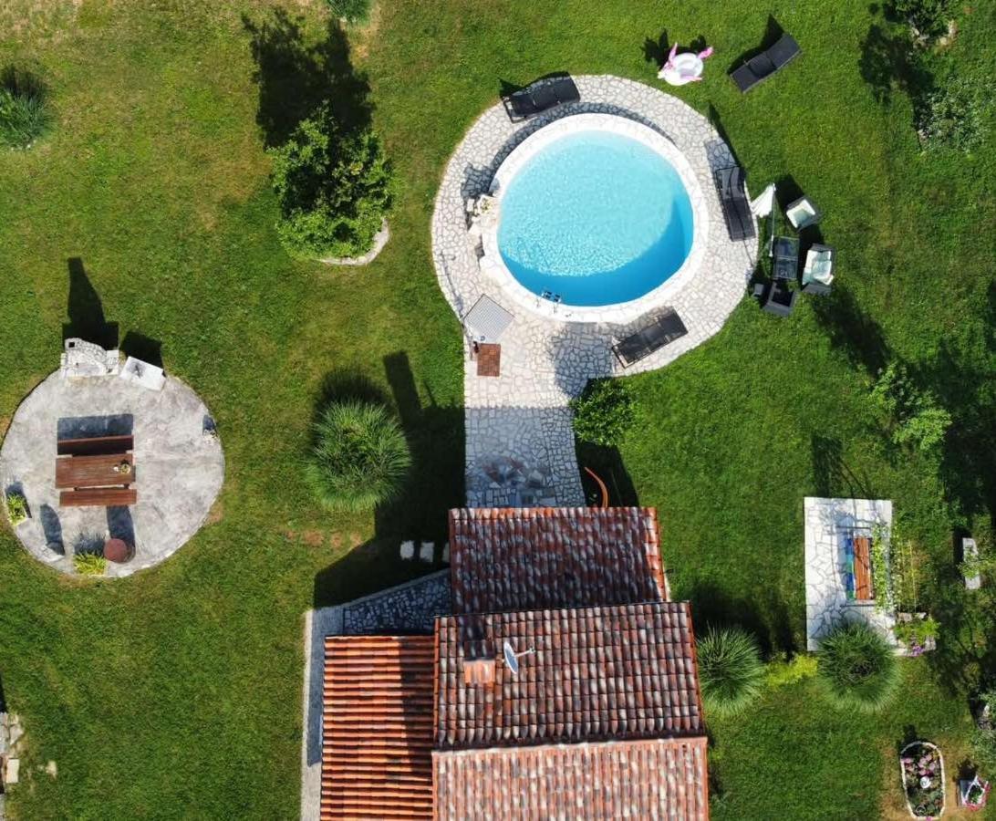Holiday House Vuki Nedescina Экстерьер фото