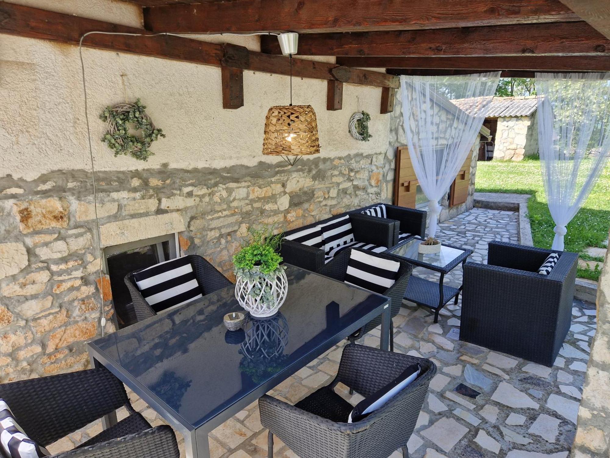 Holiday House Vuki Nedescina Экстерьер фото